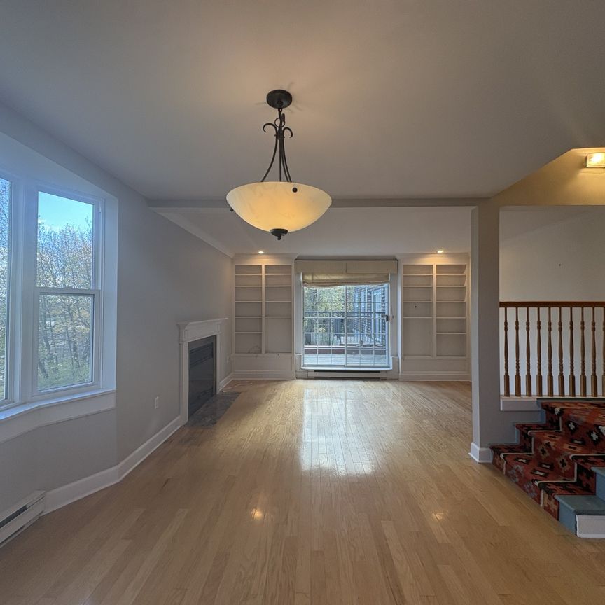 Nora Bernard Street, Halifax 25-125 - Photo 1