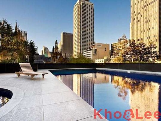 Luxurious Split-Level Apartment in Iconic Lumiere Residences - Photo 1