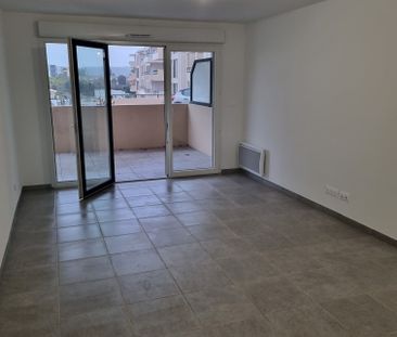 Location Appartement 3 pièces 67m² BRIGNOLES 83170 - Photo 6