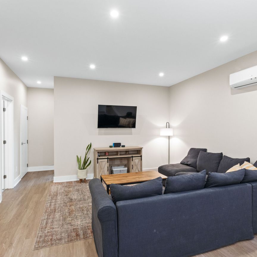 For Lease - 423 Ravenhill Avenue Unit# D, Carlingwood - Westboro and Area, Ontario - Photo 1