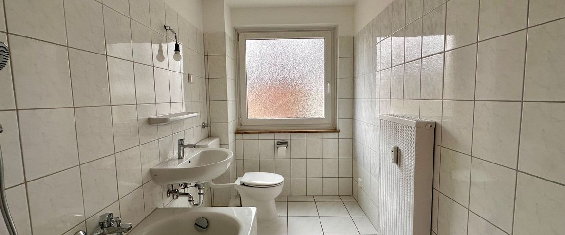 Helle 2-Zimmer-Wohnung mit Balkon in Nürnberg - Foto 1