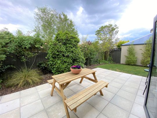 2/118 Bishop Street, St Albans, NZ 8052 - Photo 1