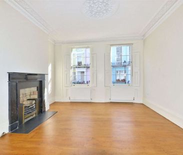 Well-proportioned four-bedroom family home, located on a picturesqu... - Photo 3