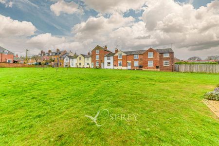 2 bedroom terraced house to rent - Photo 2
