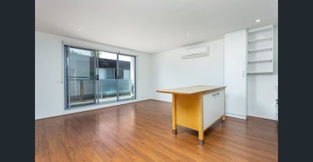 Modern Two Bed Apartment - Freshly Painted! - Photo 2