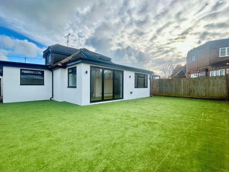 4 bedroom detached bungalow to rent - Photo 4