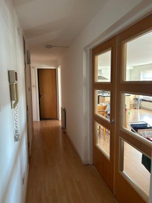 Room in a Shared Flat, Randolph Gate, G11 - Photo 1