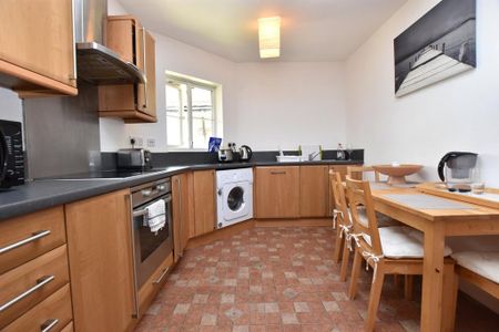 2 bedroom apartment to rent - Photo 4