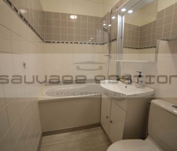 Location Appartement 4 pièces 140m² ROUEN 76000 - Photo 5