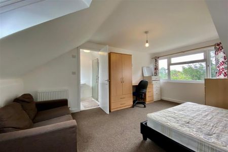 4 bedroom terraced house to rent - Photo 5
