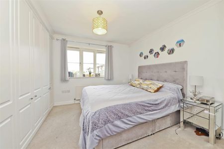 2 bedroom house - mid terrace - Photo 3