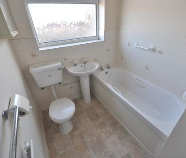 2 bedroom bungalow to rent - Photo 4