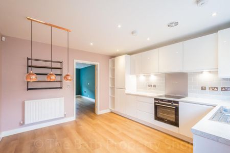 3 bedroom end of terrace house to rent - Photo 4