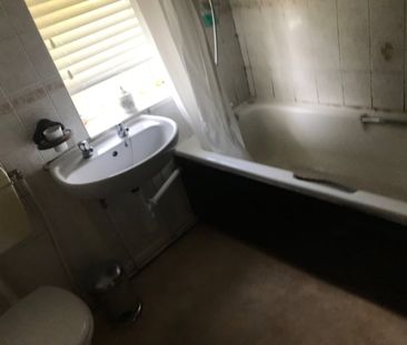 3 Bed End Terrace, Hob Moor Road, B25 - Photo 3