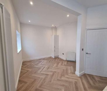 West Crescent, Darlington, DL3 - Photo 1