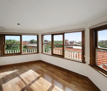 LARGE ENCHANTING PERIOD HOME - Photo 1