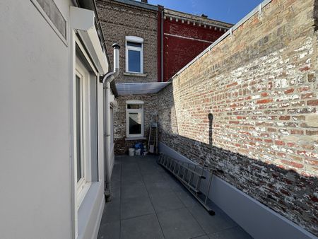 MAISON 3 CHAMBRES NON MEUBLÉE AVEC COUR - QUARTIER SAINT PIERRE - Photo 2