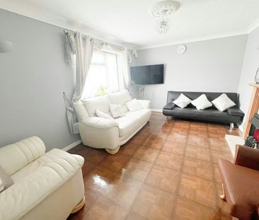 Terraced House to rent on - Photo 1