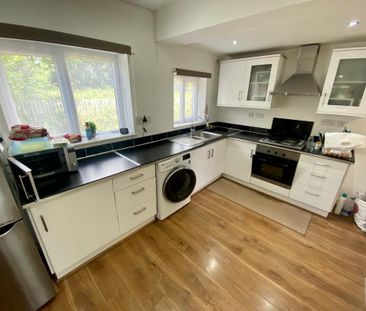 3 bedroom semi-detached house to rent - Photo 5