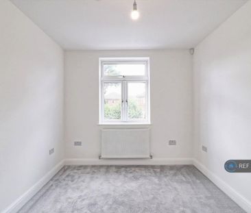 4 bedroom terraced house to rent - Photo 3