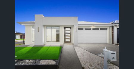 Brand New 5 Bedroom Impeccable Family Living – Style, Space & Sophistication! - Photo 5