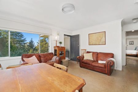 Fully Furnished Country Retreat – Peaceful, Private, and Perfectly Maintained - Photo 3