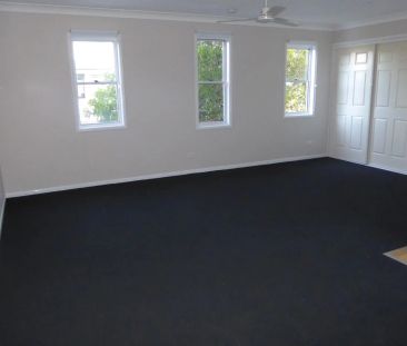 Funky Open Planned Studio - Photo 2