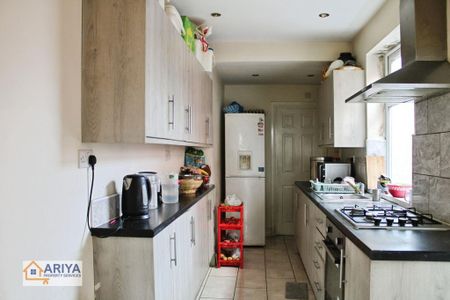 3 bedroom terraced house to rent - Photo 2