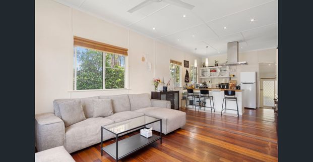 PRIME LOCATION WITH SPACIOUS YARD!! - Photo 1