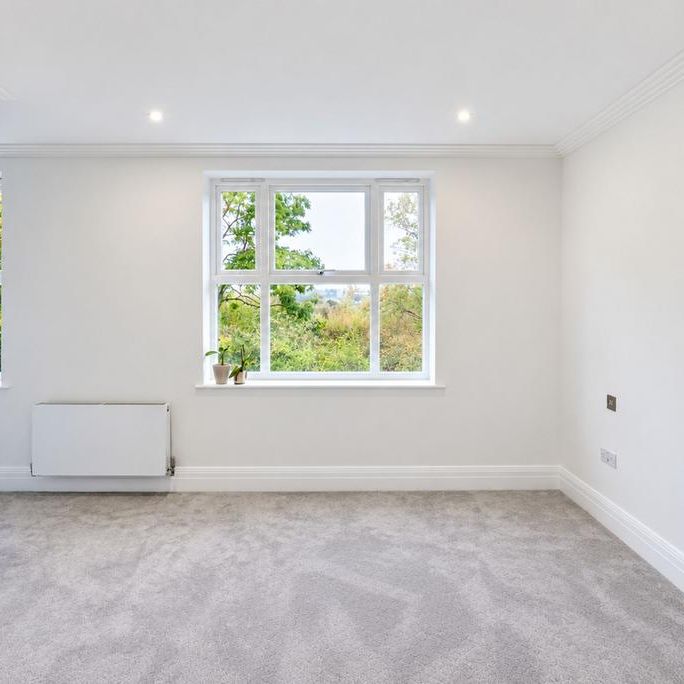 4 bedroom semi-detached house to rent - Photo 1