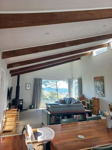 Elevated Country Views ** 3 minutes from Motorway - Photo 5