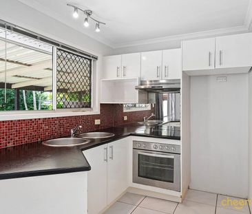 Cozy Family Home in a Quiet Street! - Photo 3