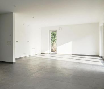 Helle, moderne 3 Zimmer Erdgeschosswohnung (Glasfaser, Terrasse, Wa... - Photo 1