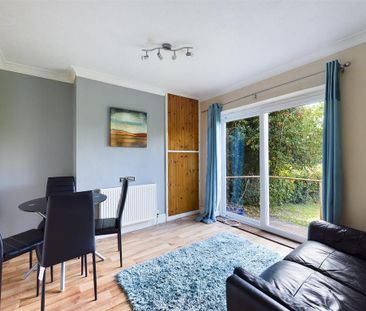 4 bedroom semi-detached house to rent - Photo 1