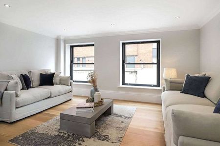 Two bedroom City Centre apartment. Head Lease no pets - Photo 2