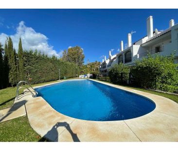 4 bedroom luxury House for rent in Nueva Andalucia, Andalusia - Photo 1