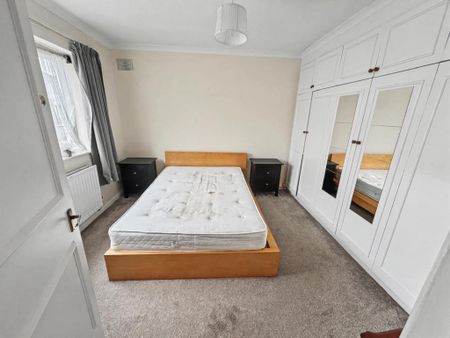 2 bedroom ground floor maisonette to rent - Photo 3