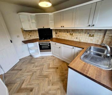 3 bedroom terraced house to rent - Photo 3