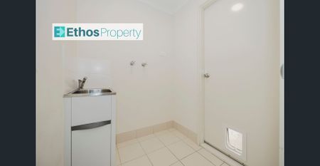 STYLISH AND CONVENIENT TOWNHOUSE - Photo 5