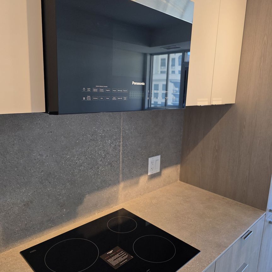 For Lease - 6 Greenbriar Road Unit# 623, Toronto, Ontario - Photo 1