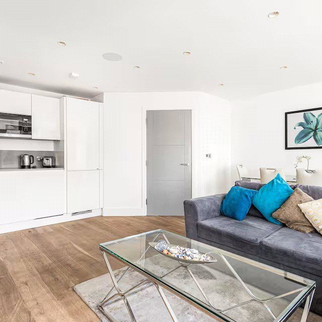 Ealing Green, London, W5 5ED - Photo 1