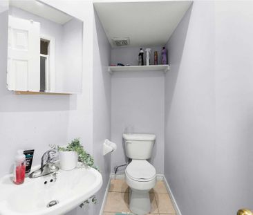 Deluxe Room - North York - Photo 6