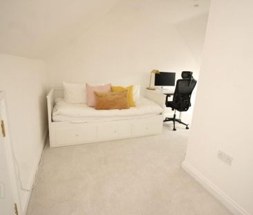 5 Downshire Hall, Ballynahinch Street, Hillsborough, BT26 6GE - Photo 4