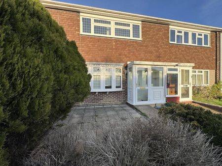 3 bedroom terraced house to rent - Photo 5