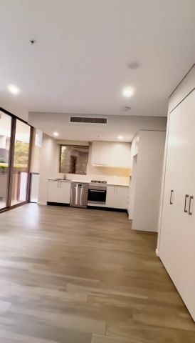 5 Sonny Leonard, Sydney - Photo 4