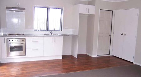 Freshly painted cosy 3BR Massey Home w/ Deck! - Photo 3