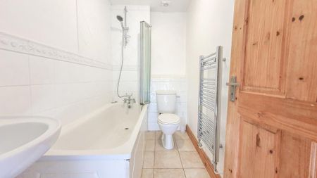 2 bedroom terraced house to rent - Photo 3