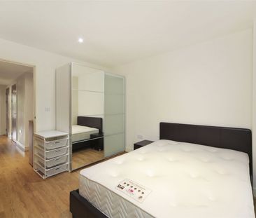 Bromyard Avenue London W3 - Photo 3