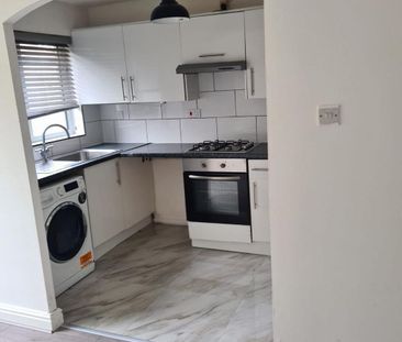 3 bedroom semi-detached house to rent - Photo 5