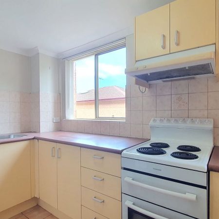 Lovely First Floor Unit - Photo 3